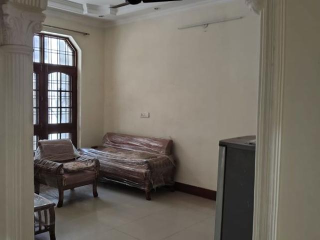 Rental | 3 BHK + Prayer Room,Store Room 2000 Sq.Ft. Independent House in RWA Apartments Sector 41