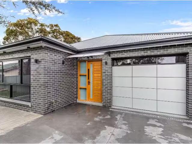 Charming 3 BR 43 Blackshaw Avenue, Mortdale House for rent Li.