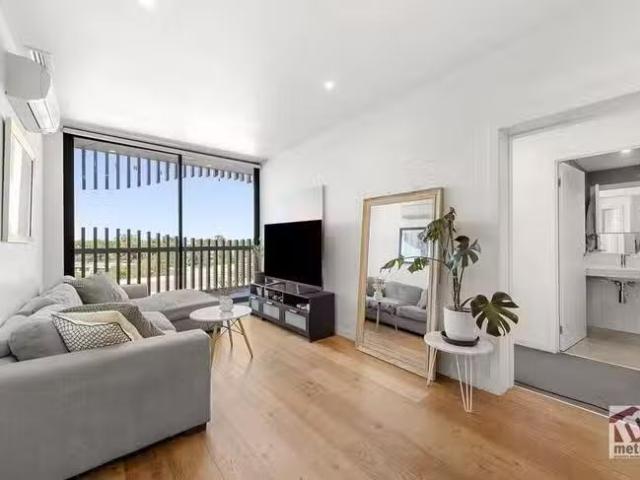 Deal! 3 BR 416/138 Camberwell Road, Hawthorn East, VIC 3123