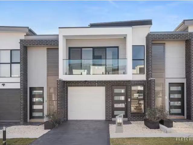 Just in! 3 BR 41 Crepe Myrtle Circuit, Avondale Townhouse for.