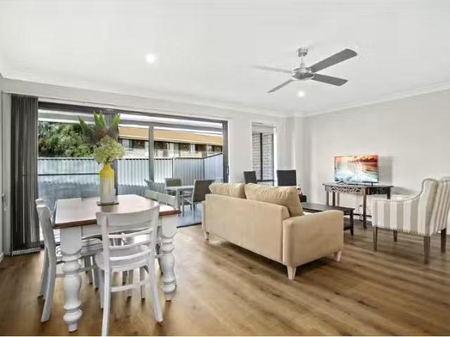 New 3 BR 4/23 Arthur Street, COFFS HARBOUR House for rent Lis.