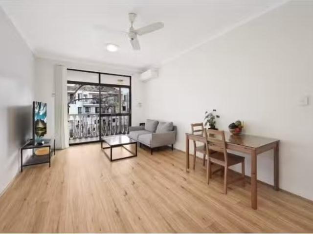 Cheap 3 BR 4/28 30 Noble Street, Allawah Apartment for rent L.