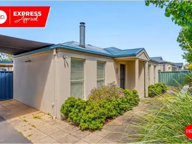 Nice 3 BR 47 Mistletoe St, GOLDEN SQUARE House for rent Liste.