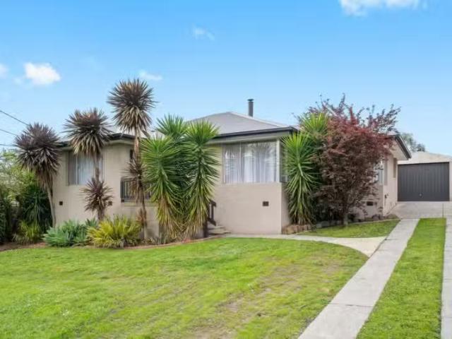New 3 BR 44 Greenslopes Dr, Mooroolbark VIC 3138 House Leased