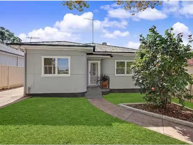 Rental! 3 BR 45 Windsor Street, RICHMOND House for rent Liste.