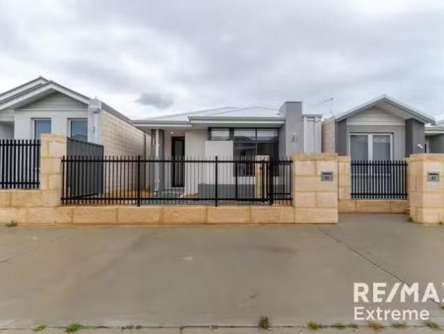 Charming 3 BR 45 Citadel Way, Currambine, WA 6028