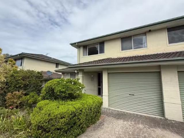 Rental! 3 BR 4/61 Main Road, Toukley Townhouse for rent Liste.