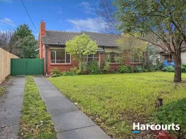 Rental! 3 BR 470 Waterdale Road, HEIDELBERG HEIGHTS, VIC 3081.