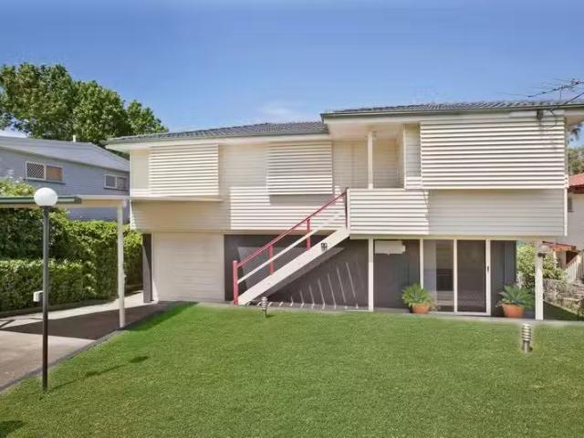 Unique 3 BR 48 Roseberry Parade, WYNNUM WEST, QLD 4178 House.