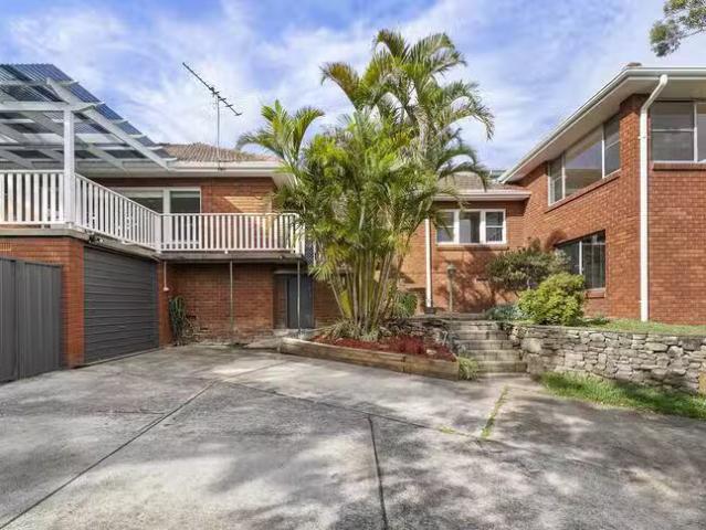 Just in! 3 BR 4 Auburn Street, Sutherland, NSW 2232