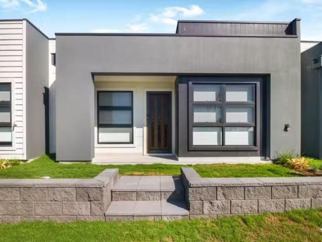 Just in! 3 BR 4 Bader Lane, FLAGSTONE, QLD 4280 House for Rent