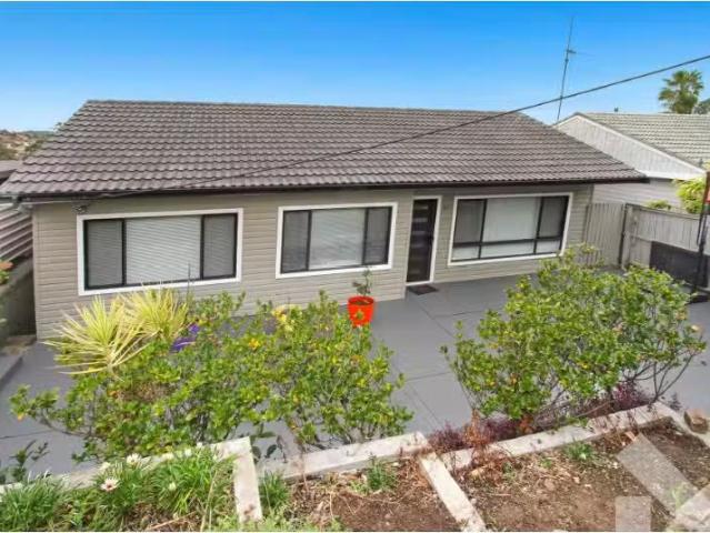 Cheap 3 BR 53 Second Avenue North, Warrawong House for rent L.