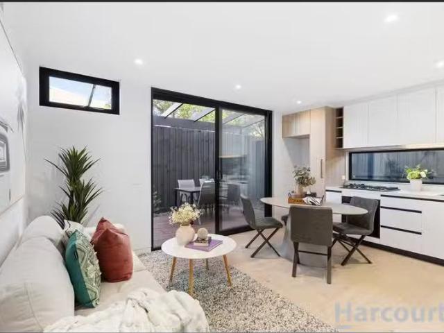 Rental! 3 BR 5/152 Grange Road, ALPHINGTON, VIC 3078 Townhou.