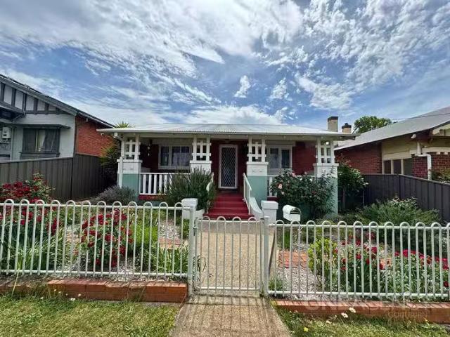 Cheap 3 BR 52 Cowper Street, Goulburn, NSW 2580