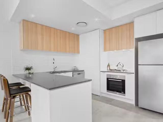 Rental! 3 BR 5/333 Riding Road, BALMORAL, QLD 4171 Townhouse.