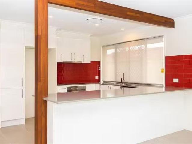 Charming 3 BR 54 Barrier Reef Drive, Mermaid Waters, QLD 4218