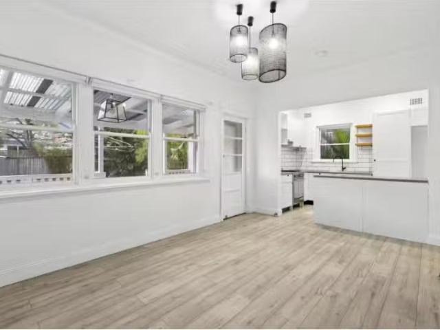 Rental! 3 BR 54 Johnson Street, Freshwater House for rent Lis.