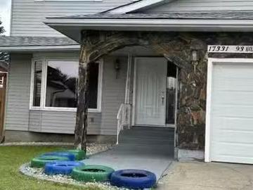 Summerlea, Edmonton, Alberta - Garden, Parking