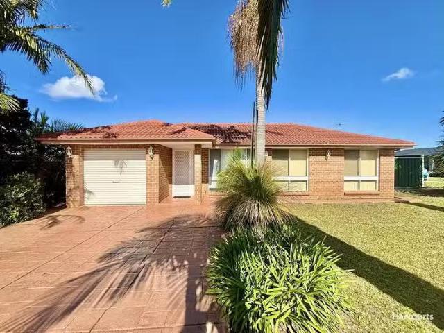 Nice 3 BR 5 Archibald Crescent, Rosemeadow, NSW 2560