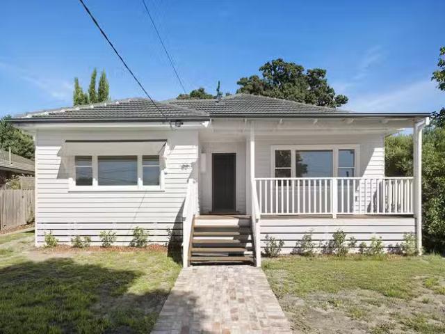 Rental! 3 BR 69 Braid Hill Road, Macleod, VIC 3085