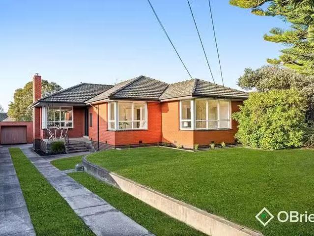 For Rent! 3 BR 6 Mincha Street, Frankston, VIC 3199