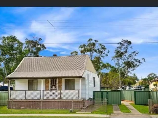 Cheap 3 BR 72 Riverstone Pde, Riverstone House for rent Liste.