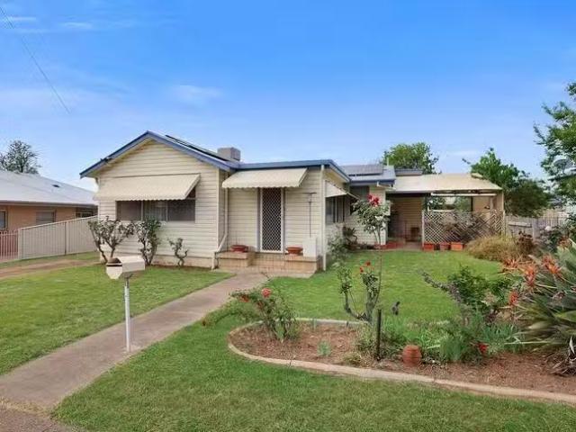 Cheap 3 BR 7 Bruce Street, South Tamworth, NSW 2340