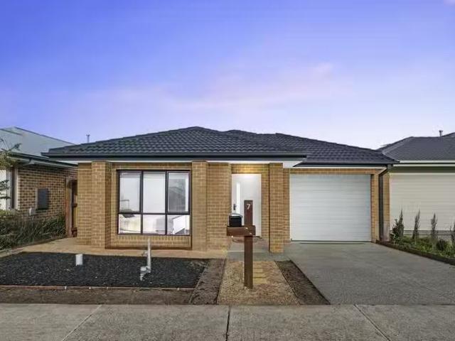 Unique 3 BR 7 Godrich Street, Sunbury, VIC 3429