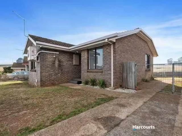 Cozy 3 BR 7 Hakea Close, EAST DEVONPORT, TAS 7310 House for.