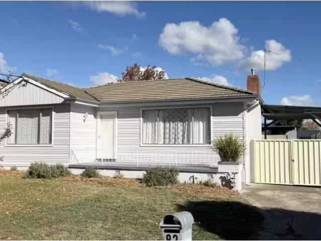 Just in! 3 BR 82 Bletchington Street, Orange House for rent L.