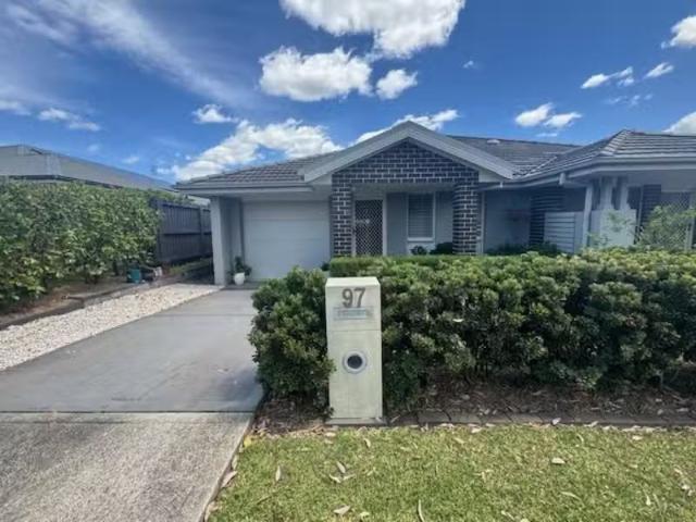 Just in! 3 BR 97 Awabakal Drive, Fletcher House for rent List.