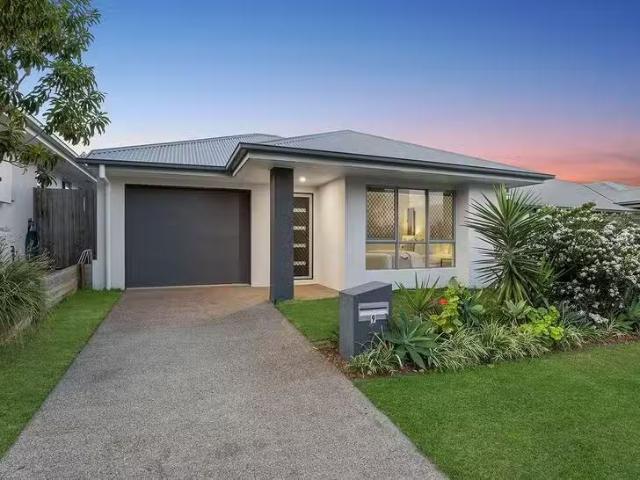 Cheap 3 BR 9 Koda Street, Ripley, QLD 4306