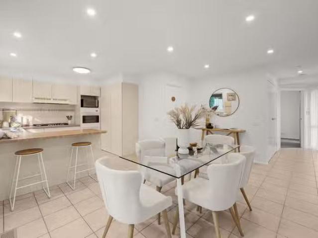 Nice 3 BR 9A Summit Road, FRANKSTON, VIC 3199 House for Rent