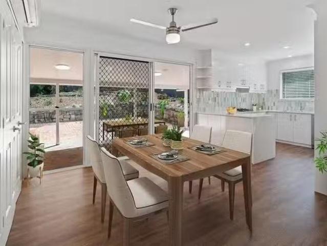Charming 3 BR 13 Wingara Grove, Ferny Hills, QLD 4055