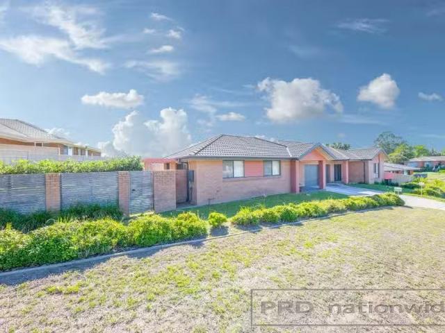Nice 3 BR 1/3 Blackley Avenue, RAWORTH House for rent Listed.