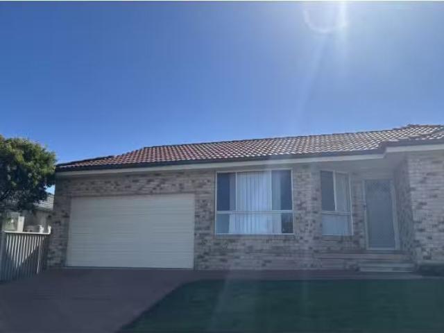 Cheap 3 BR 13 Fishermans Place, Tamworth House for rent Liste.