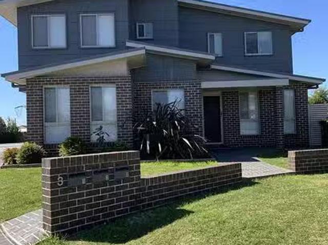 For Rent! 3 BR 1/3 Kempt Place, Barrack Heights, NSW 2528