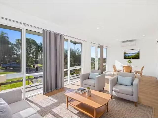 Nice 3 BR 10 Colonial Place, Casula House for rent Listed by.