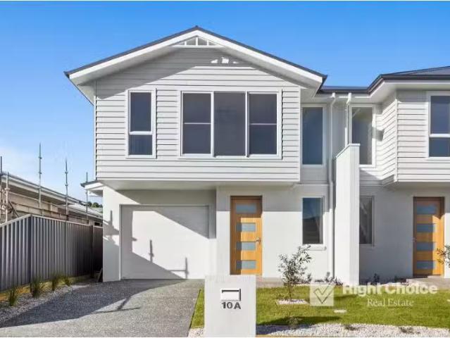 Cozy 3 BR 10A Shorthorn Road, Tullimbar Townhouse for rent Li.