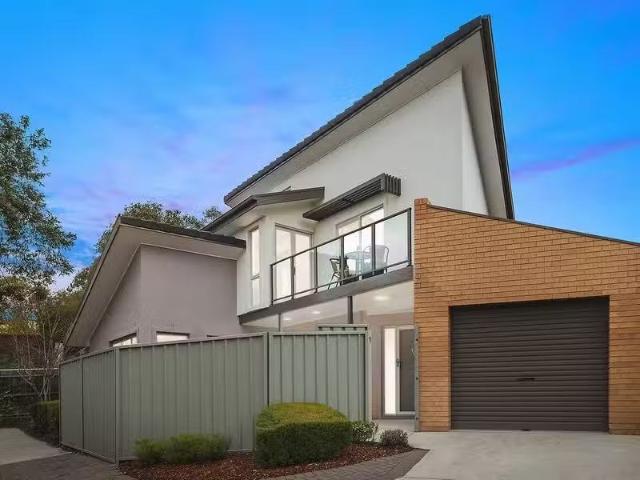 Unique 3 BR 1/10 Wall Place, Page Townhouse for rent Listed b.