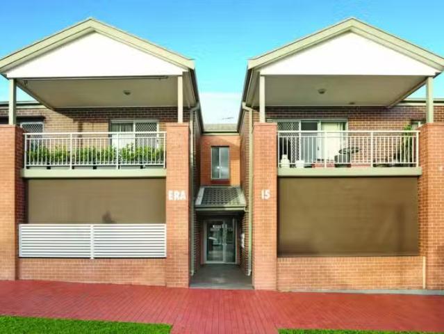 Unique 3 BR 11/15 Stuart St, Helensburgh NSW 2508 Apartment.