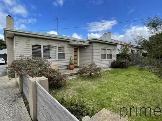 Deal! 3 BR 1/11 Marjorie Avenue, Belmont, VIC 3216