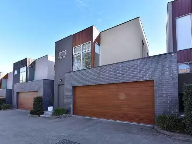 Cozy 3 BR 11/47 Hamilton Street, Niddrie, VIC 3042
