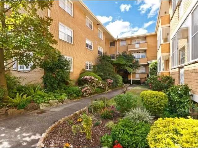 Unique 3 BR 11/58 60 Oxford Street, Epping Apartment for rent.