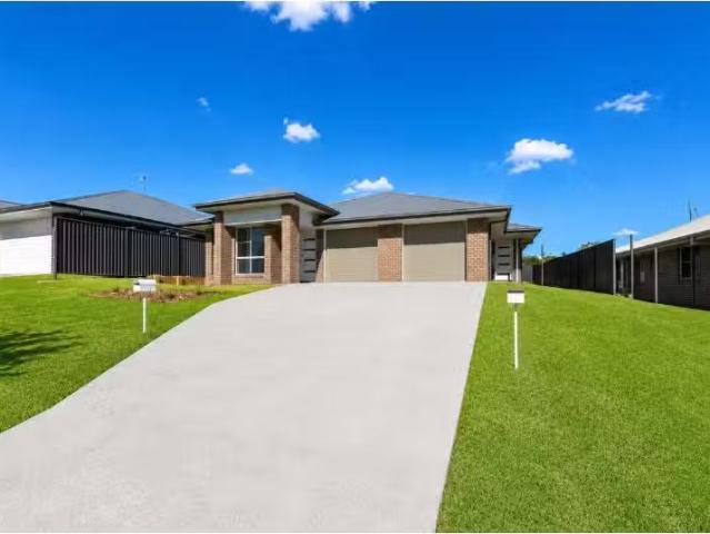Rental! 3 BR 1/18 Elm Street, Gunnedah Apartment for rent Lis.