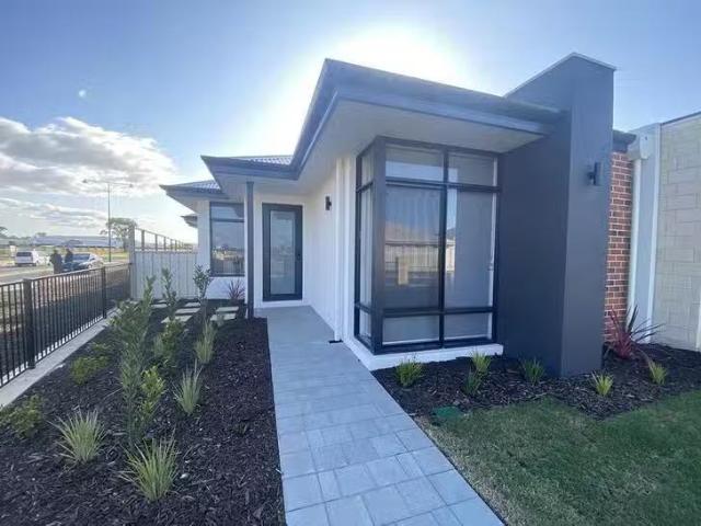 Charming 3 BR 1/1 Aquila Drive, Australind, WA 6233