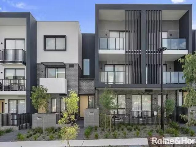 Charming 3 BR 11 Atwood Mews, Edmondson Park, NSW 2174