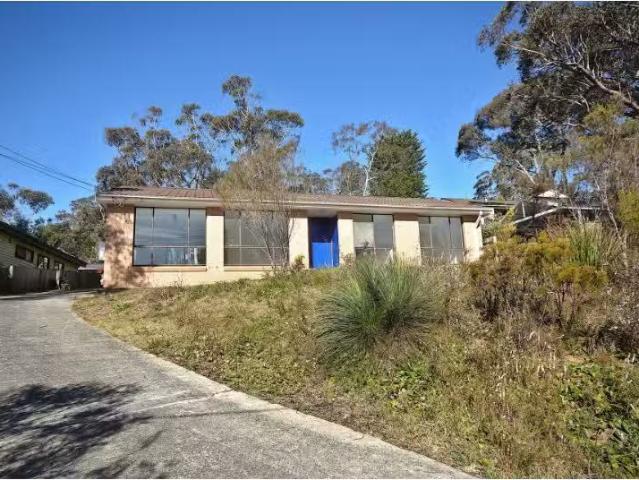 Nice 3 BR 11 First Avenue, Katoomba House for rent Listed by.