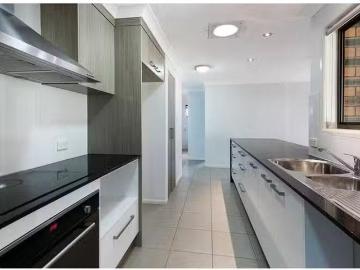 For Rent! 3 BR 11 Moana Crescent, Birkdale, QLD 4159
