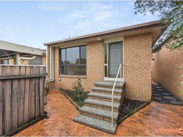 Deal! 3 BR 11 Summerville Crescent, Florey House for rent Lis.